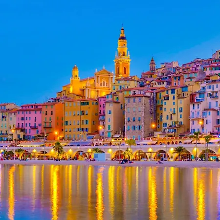 Apartment Astoria Bow Window - Happy *